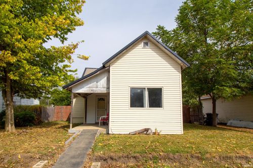 40 E Charles St, Redkey, IN, 47373-9428 | Card Image