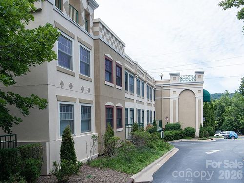 w103-37 Hiawassee St, Asheville, NC, 28801-7705 | Card Image