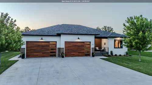 112 W Bay Rd, Lake Park, IA, 51347-1062 | Card Image
