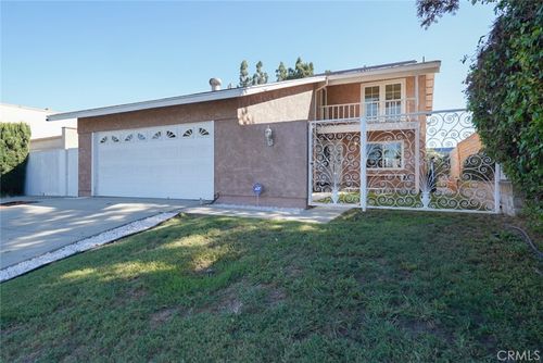 2008 Del Hollow St, Lakewood, CA, 90712-2842 | Card Image
