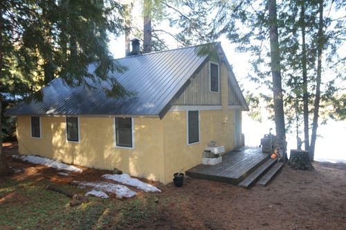481 Davis Lake Rd, Usk, WA, 99180-9795 | Card Image