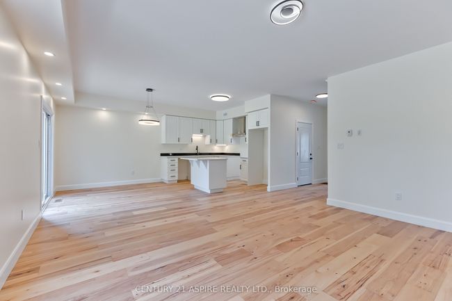 94C Frontenac Cres, House attached with 3 bedrooms, 3 bathrooms and 1 parking in Deep River ON | Image 20