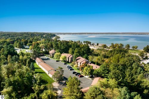 d2-5883 Andorra Dr, Williamsburg, MI, 49690-9397 | Card Image