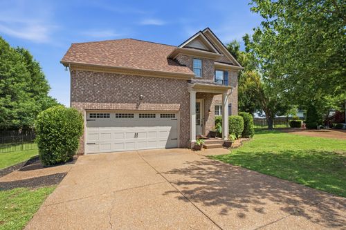 105 Porter Ct, Hendersonville, TN, 37075-8627 | Card Image