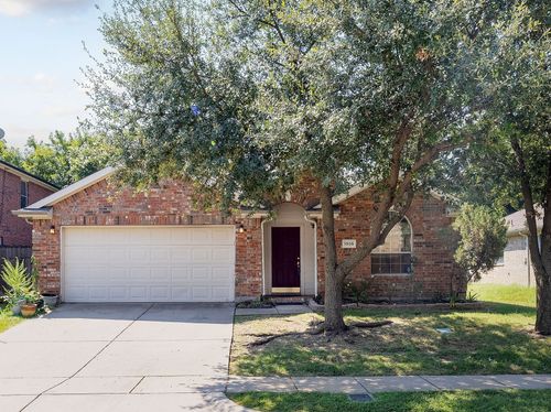 1905 Sharpsbury Dr, Euless, TX, 76040-4097 | Card Image