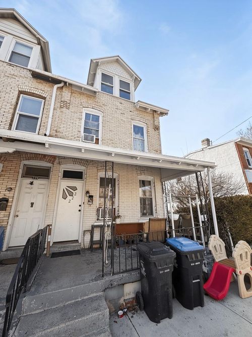 222 E Spruce St, NORRISTOWN, PA, 19401-3846 | Card Image