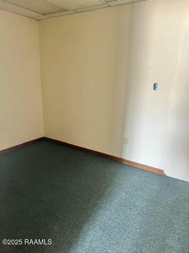 Extra Room | Image 5