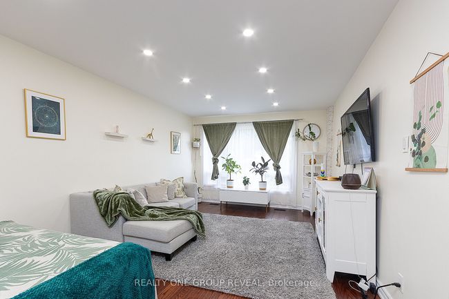 839 Modlin Rd, House attached with 5 bedrooms, 3 bathrooms and 3 parking in Pickering ON | Image 5