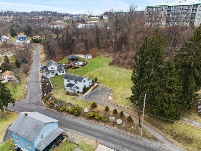 1028 Moon Run Rd, House other with 3 bedrooms, 3 bathrooms and 4 parking in Mc Kees Rocks PA | Image 30