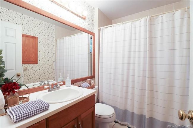 Full Bathroom | Image 13