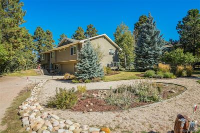 1306 Meadowlake Way, House other with 4 bedrooms, 2 bathrooms and 3 parking in Monument CO | Image 3