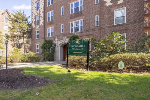 gd-1440 Midland Ave, Yonkers, NY, 10708-6044 | Card Image