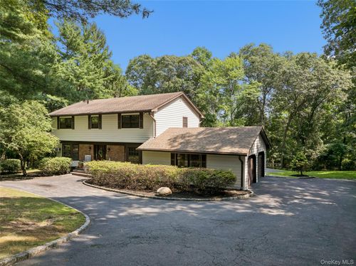 8 Pups Path, Northport, NY, 11768-2637 | Card Image