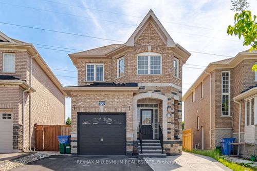 356 Rannie Rd, Newmarket, ON, L3X2N1 | Card Image