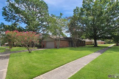 3415 Colonel Gibson Cir, House other with 3 bedrooms, 2 bathrooms and null parking in Baton Rouge LA | Image 2