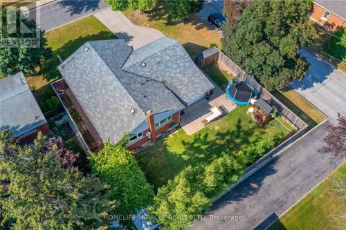 6696 Huggins St, Niagara Falls, ON, L2J1H7 | Card Image