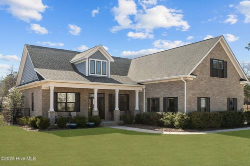 692 Crown Pointe Dr, Hampstead, NC, 28443-4057 | Card Image