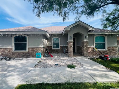 35 Garza Ct, Uvalde, TX, 78801-6299 | Card Image