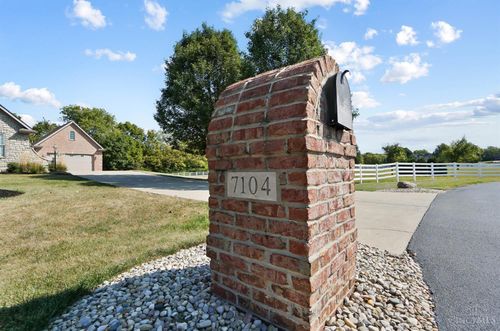 7104 Paul Ln, Liberty Twp, OH, 45044-8985 | Card Image