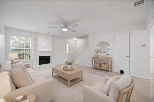 226-8400 Jamestown Dr, Austin, TX, 78758-7938 | Card Image
