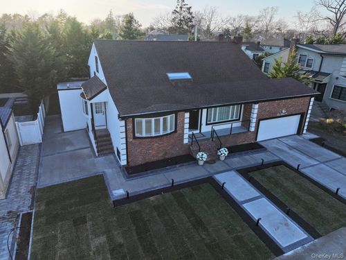 791 Longview Ave, Valley Stream, NY, 11581-2843 | Card Image