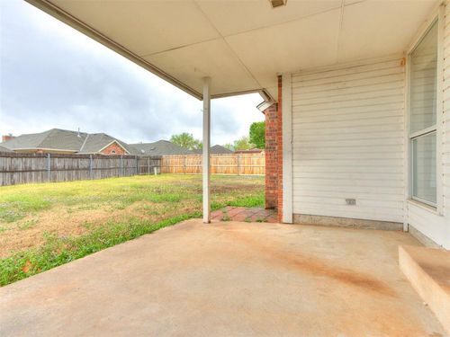 1717 Foxfire Rd, Edmond, OK, 73003-6269 | Card Image