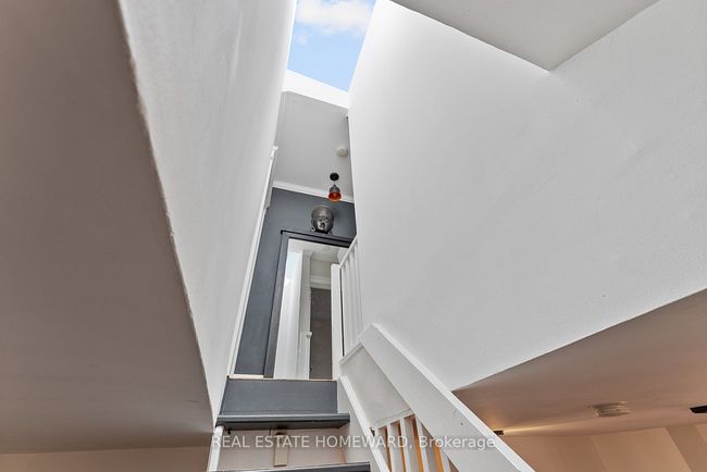 7 Norway Ave, House attached with 3 bedrooms, 2 bathrooms and null parking in Toronto ON | Image 17
