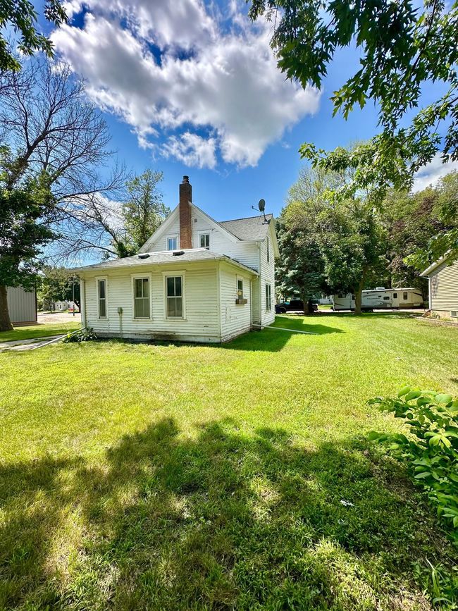 115 S Spring Ave, House other with 4 bedrooms, 1 bathrooms and null parking in Springfield MN | Image 44