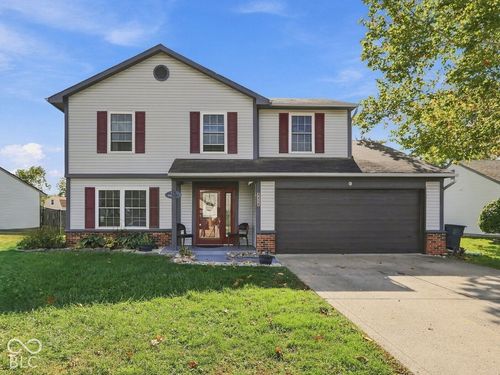 915 Congressional Way, Shelbyville, IN, 46176-8815 | Card Image
