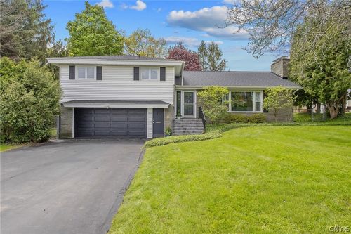 325 Highridge Dr, Syracuse, NY, 13215-1517 | Card Image