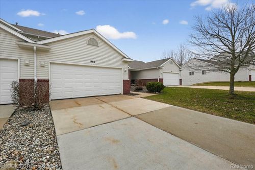 44-986 Spirea, Howell, MI, 48843-6872 | Card Image