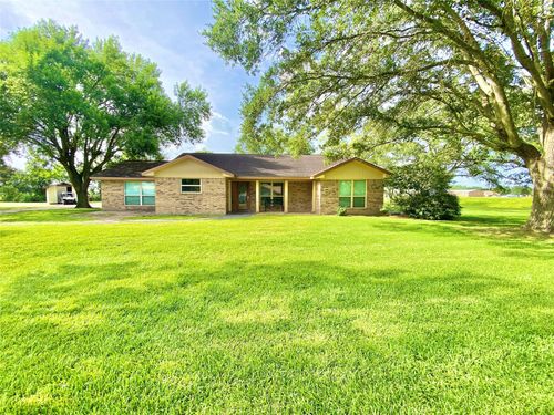 106 N Lake Dr, Winnie, TX, 77665-8760 | Card Image