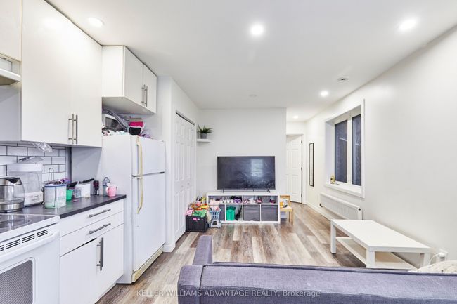 233 Kingston Rd, Home with 3 bedrooms, 3 bathrooms and 2 parking in Toronto ON | Image 27