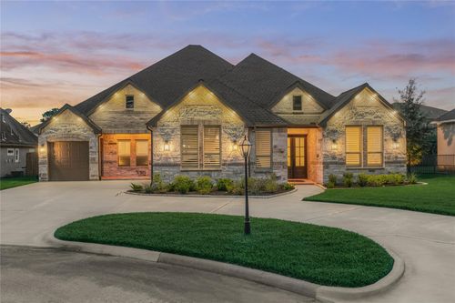 22 Darien Ct, Montgomery, TX, 77356-8236 | Card Image