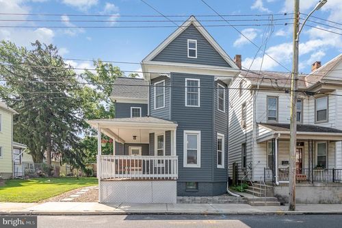227 W Chestnut St, HANOVER, PA, 17331-2902 | Card Image