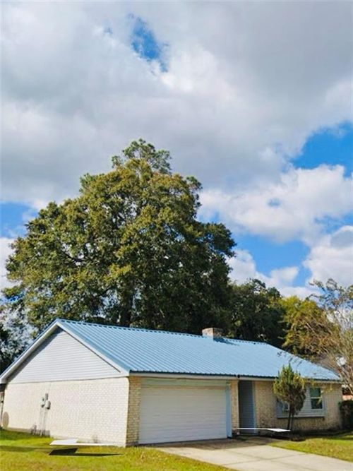 215 E Queens Dr, Slidell, LA, 70458-1019 | Card Image