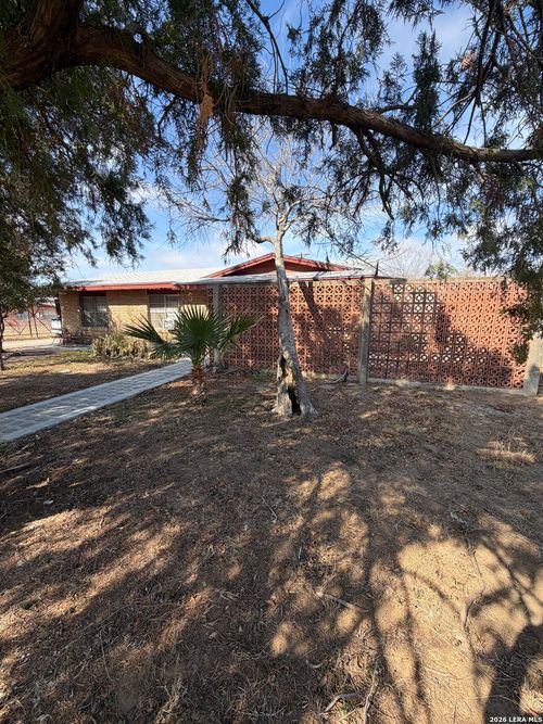 2107 N Highway 83, Crystal City, TX, 78839 | Card Image