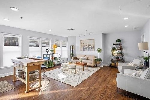 2-1 Davenport St, Cambridge, MA, 02140-1400 | Card Image