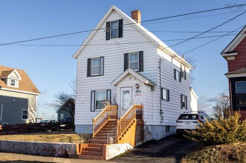 54 Margaret St, Sydney, NS, B1P2W8 | Card Image