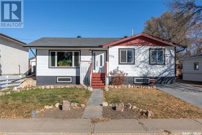 1258 Athabasca St W, House other with 3 bedrooms, 3 bathrooms and null parking in Moose Jaw SK | Image 2