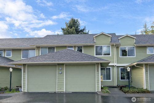 3935 Ne Fairway Lane, Bremerton, WA, 98312 | Card Image