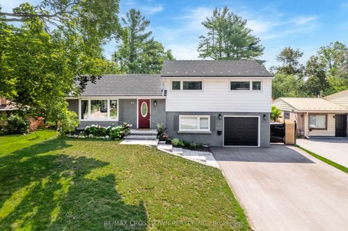 11 Castle Dr, Barrie, ON, L4N1P7 | Card Image