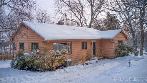 38W443 Sunset Dr, St. Charles, IL, 60175-6028 | Card Image