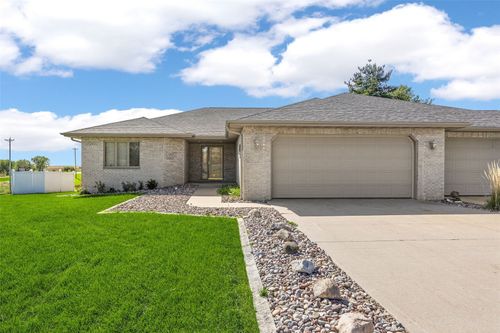 23620 Gombert Drive, Anamosa, IA, 52205 | Card Image