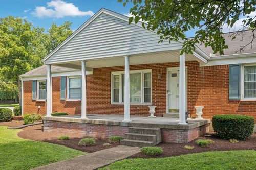 201 Avondale Dr, Franklin, TN, 37064-3832 | Card Image