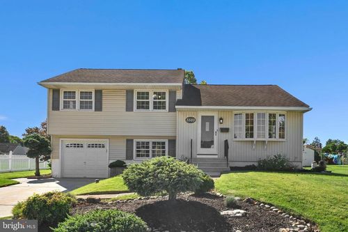 3560 Swiftwater Ln, BROOKHAVEN, PA, 19015-2644 | Card Image