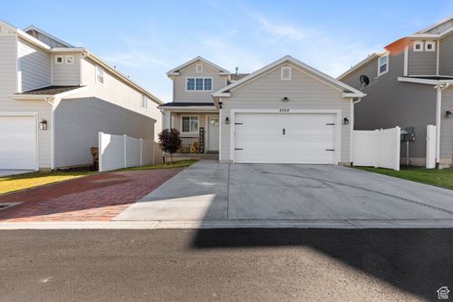 4694 E Lake Corner Dr, Eagle Mountain, UT, 84005-5356 | Card Image