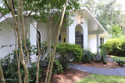 1704 Ridgewood Dr, Columbia, MS, 39429-2640 | Card Image