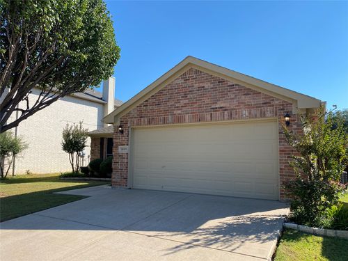 1835 Woodchase Dr, Fort Worth, TX, 76120-5161 | Card Image