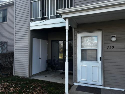 753 Clubhouse Dr, Ypsilanti, MI, 48197-4888 | Card Image